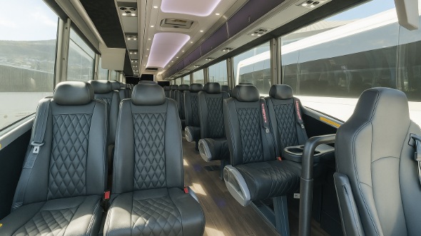 anderson 28 passenger minibus
